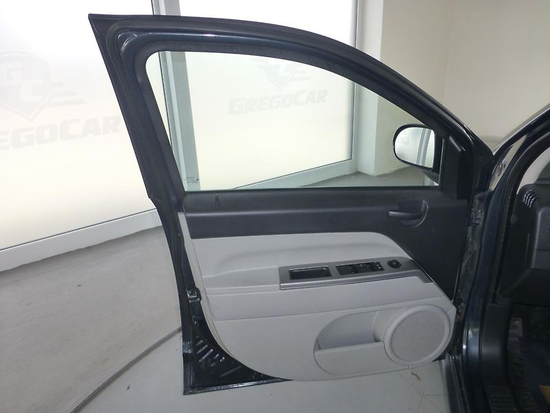 Jeep Compass (2008) 2,0CRDI*VYHŘ.SED*TAŽNÉ*ALU*4X4 - fotka 9 z 23
