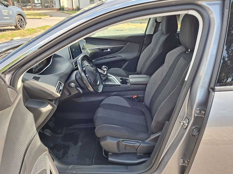 Peugeot 5008 ACTIVE 1,2 PT 130k M6 - fotka 13 z 26