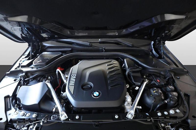 BMW Řada 5 540d xDrive Touring - fotka 12 z 24