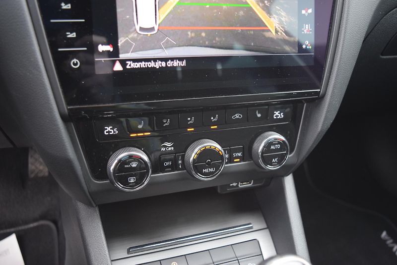 Škoda Octavia (2020) 2.0TDI 110kwSOLEIL VIRTUAL KAM - fotka 25 z 48