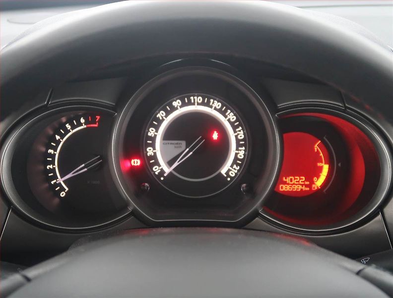 Citroën C3 (2016) 1.2 VTi, Serv.kniha, Tempomat - fotka 11 z 14