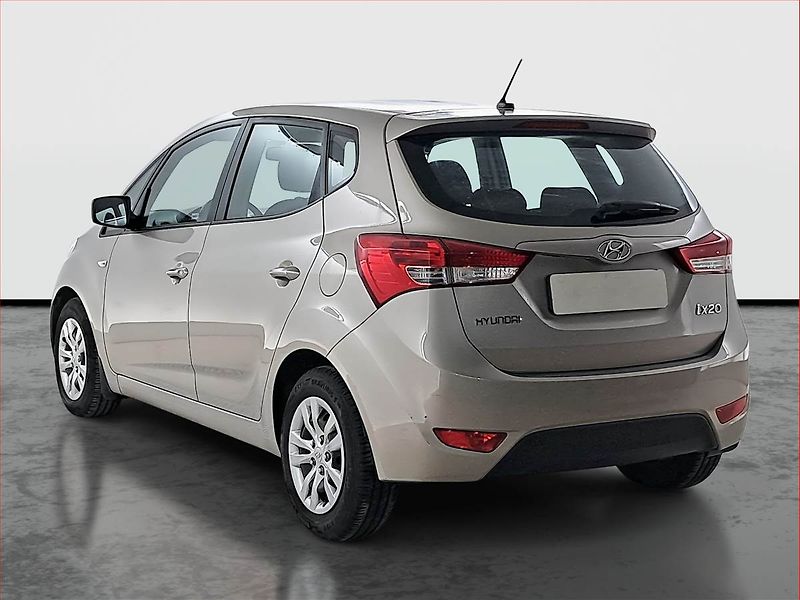 Hyundai ix20 (2018) 1.4 CVVT, Park. senzory - fotka 4 z 17