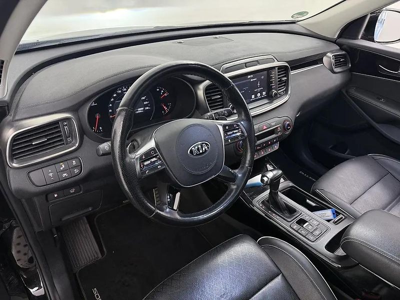 Kia Sorento 2.2 CRDi 4WD GT-Line 7-Míst TZ - fotka 3 z 16