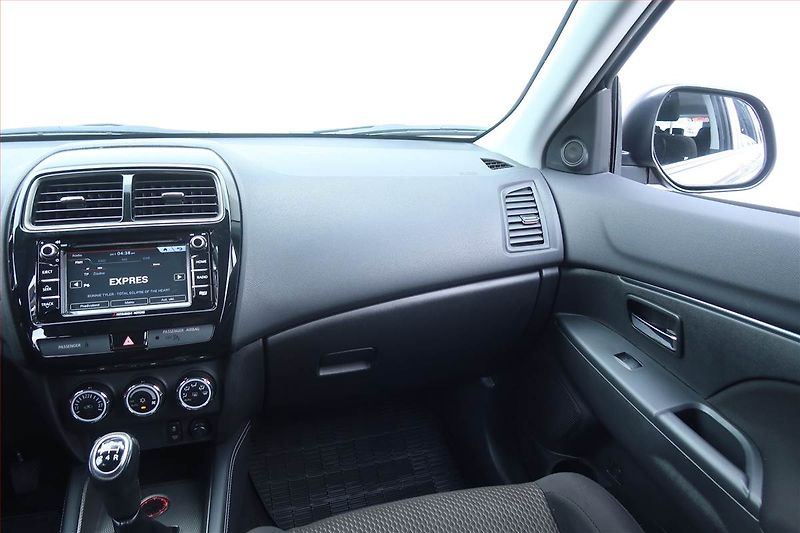 Mitsubishi ASX (2018) Invite 1.6 MIVEC, Serv.kniha - fotka 8 z 20