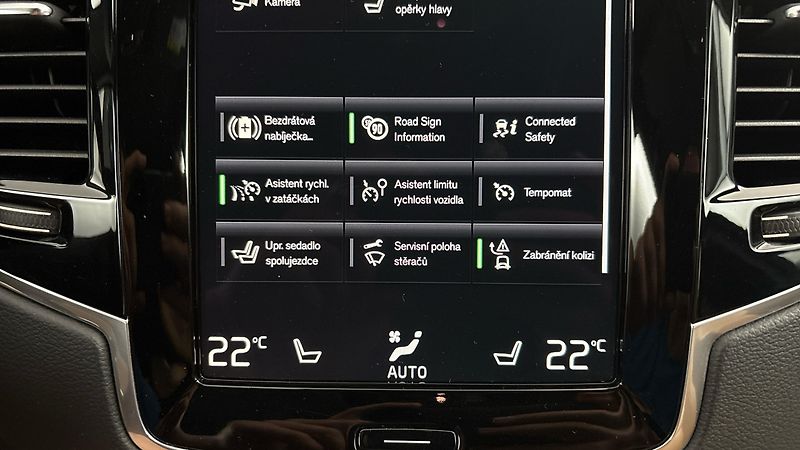 Volvo XC90 2.0 B5 AUT AWD Inscription - fotka 29 z 33
