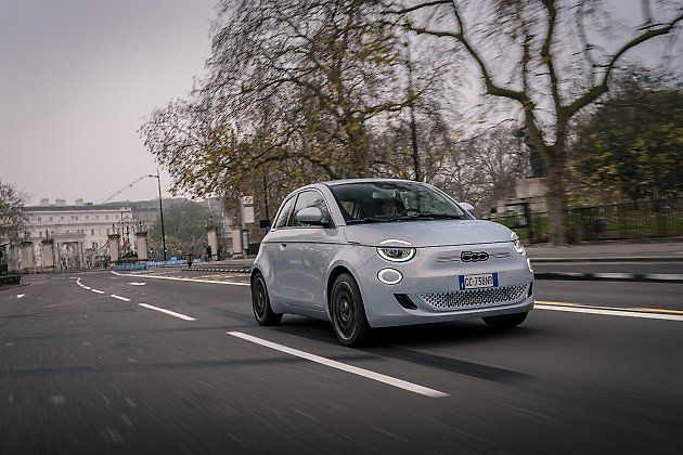 K elektrickému pohonu Fiatu 500 brzy přibude i tradiční hybrid., zdroj: Fiat