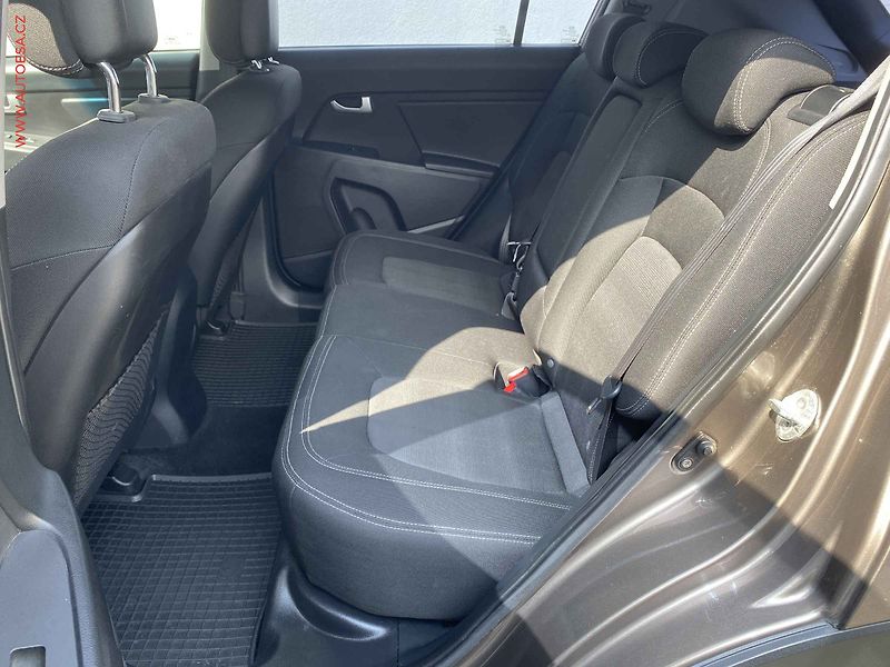 Kia Sportage (2011) 1.6GDI, 1.maj,ČR, Klima - fotka 10 z 15