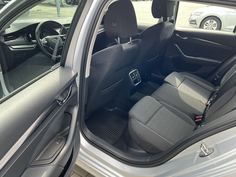 Škoda Octavia (2022) 2,0TDi 110kW AMBITION 4x4 DSG - fotka 23 z 36