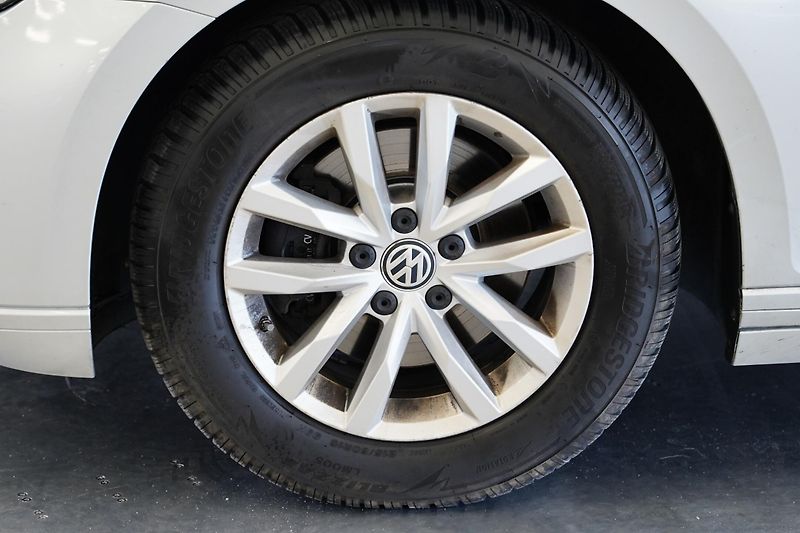 Volkswagen Passat - fotka 10 z 29