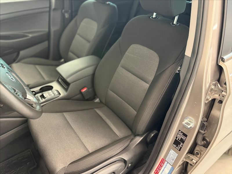 Hyundai Tucson 1,6 T-GDI STYLE FL 4X4 AT - fotka 9 z 22