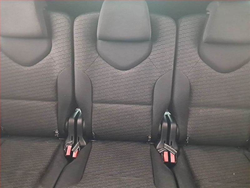 Peugeot 308 (2010) 1.6 HDi, 7 míst, nová STK - fotka 10 z 16