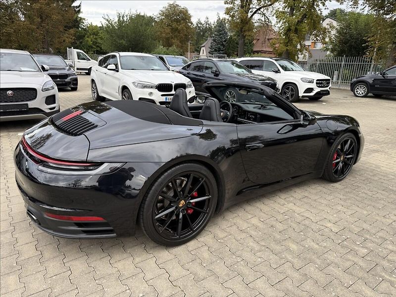 Porsche 911 992 Carrera S Sport chrono - fotka 37 z 41
