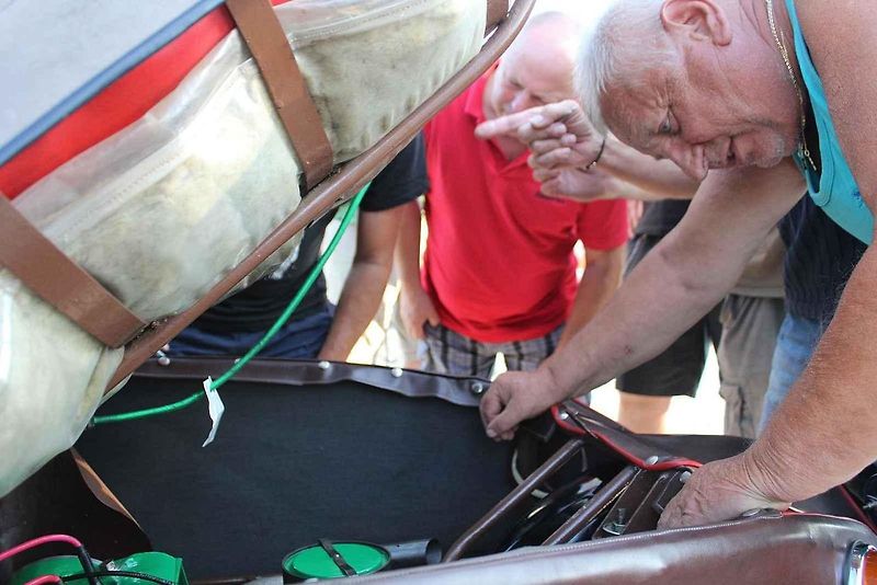 V retro auto muzeu Veteráni Litvínov měli ve středu zastávkou účastníci Velorex čundru 2024 na svém putování po severních Čechách. S nejstarším Velorexem z roku 1962 jede Petr Žůrek ze Světlé nad Sázavou.
