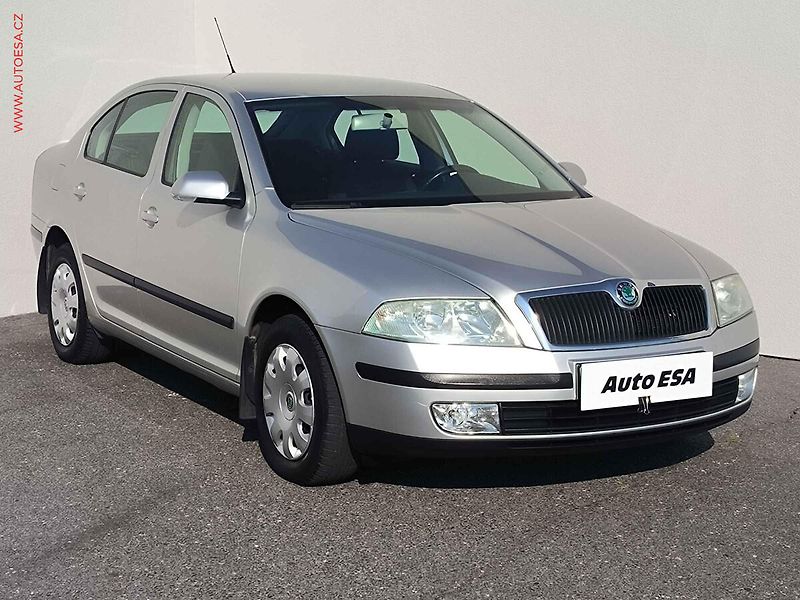 Škoda Octavia (2004) 1.6MPi, AC, park.čidla - fotografie inzerátu