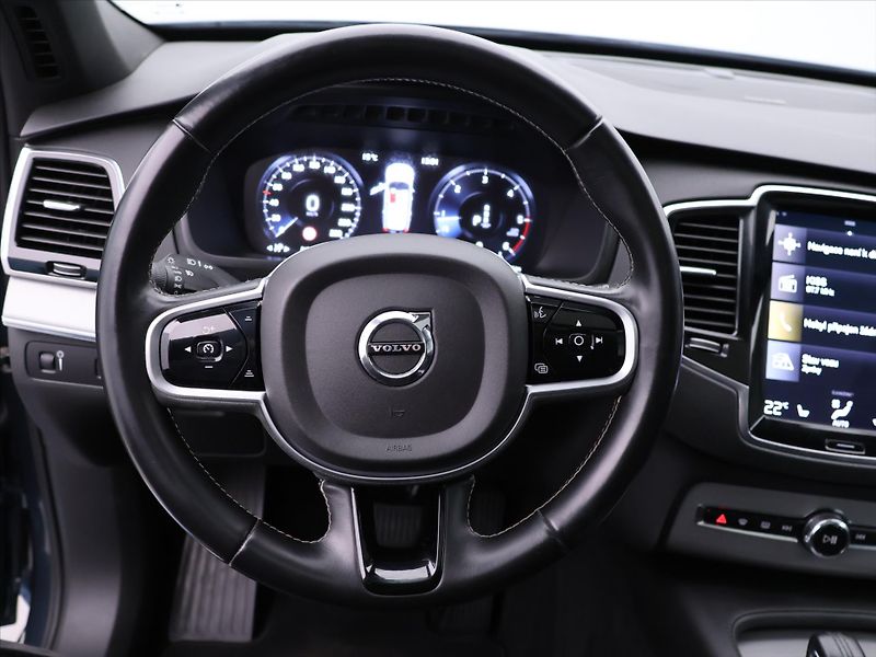Volvo XC90 2,0 D5 173 kW AWD Momentum DPH - fotka 22 z 39