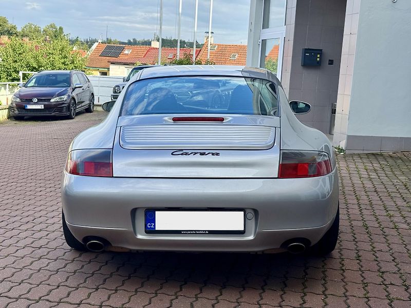 Porsche 911 (1999) Carrera - fotka 6 z 17