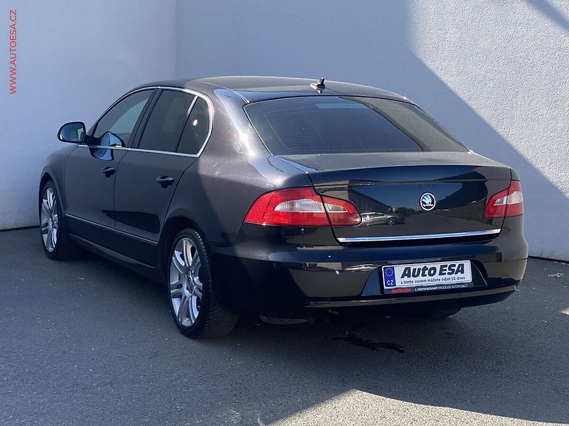 Škoda Superb (2011) 1.4 TSi, Elegance, TZ - fotka 6 z 17