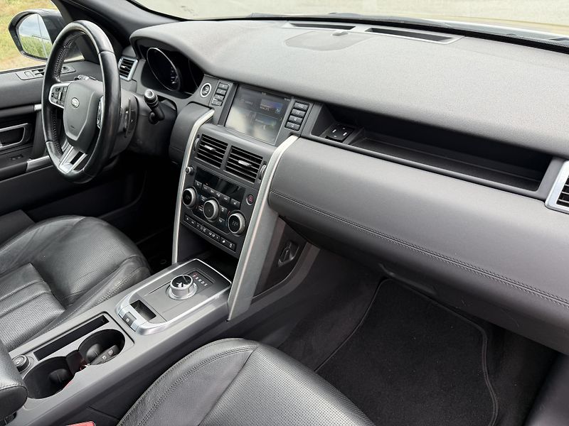 Land Rover Discovery Sport 2.2 TD4 4X4 XENON KŮŽE TAŽNÉ - fotka 39 z 44