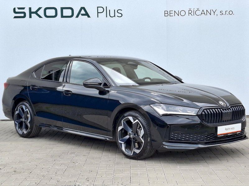Škoda Superb (2025) iV SportLine DSG 1,5TSi 150kW - fotka 10 z 35