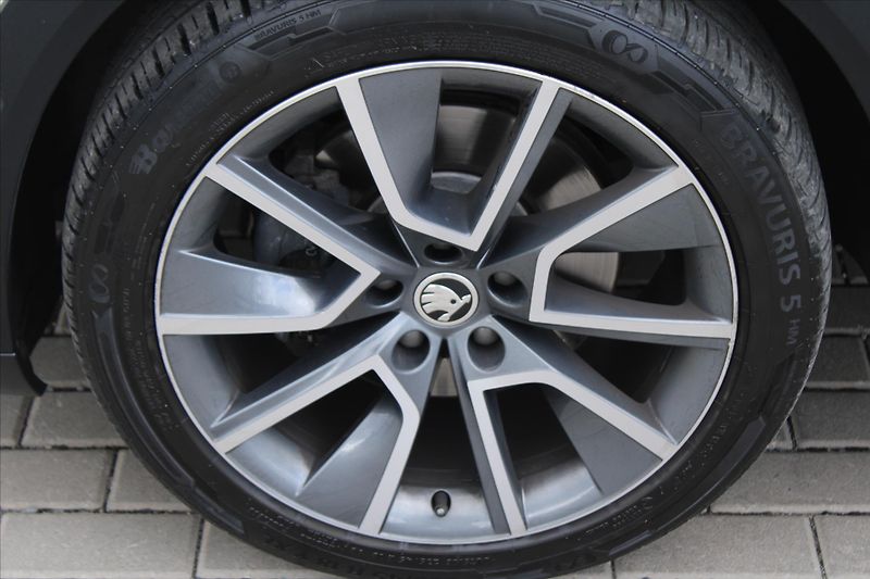 Škoda Superb 2.0 TDI SCOUT DSG ČR - fotka 9 z 31