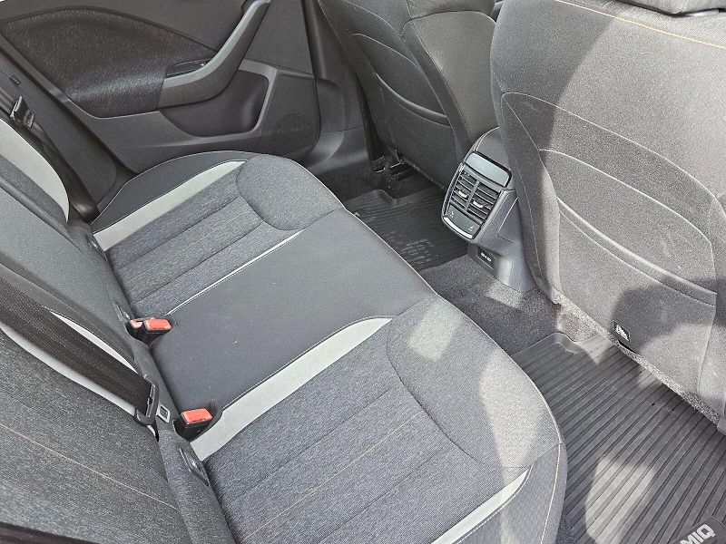 Škoda Kamiq (2021) STYLE Plus TSI 81/1.0 M6F - fotka 15 z 30
