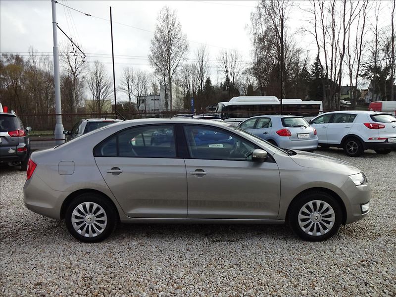 Škoda Rapid 1.2TSI 66kW - fotka 8 z 46