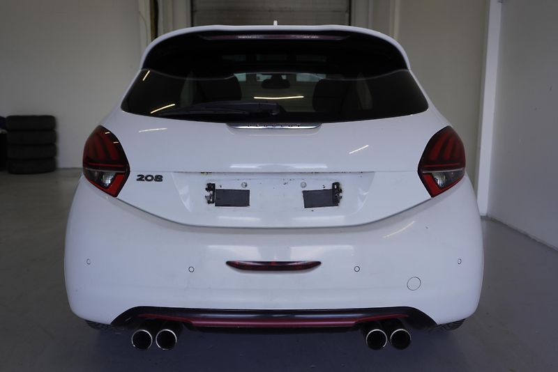 Peugeot 208 1,6 GTI 147kW THP - fotka 6 z 29