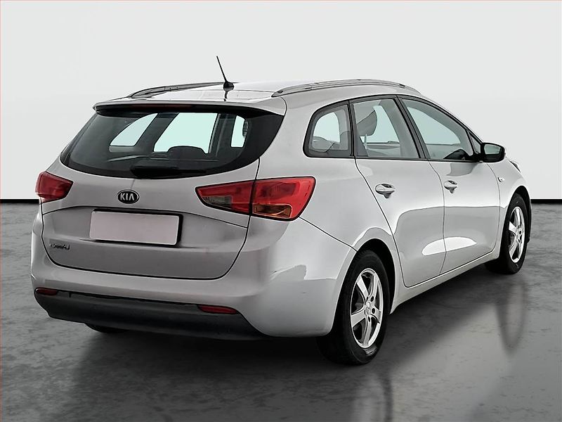 Kia Ceed (2013) 1.6 GDI, Serv.kniha - fotka 5 z 16