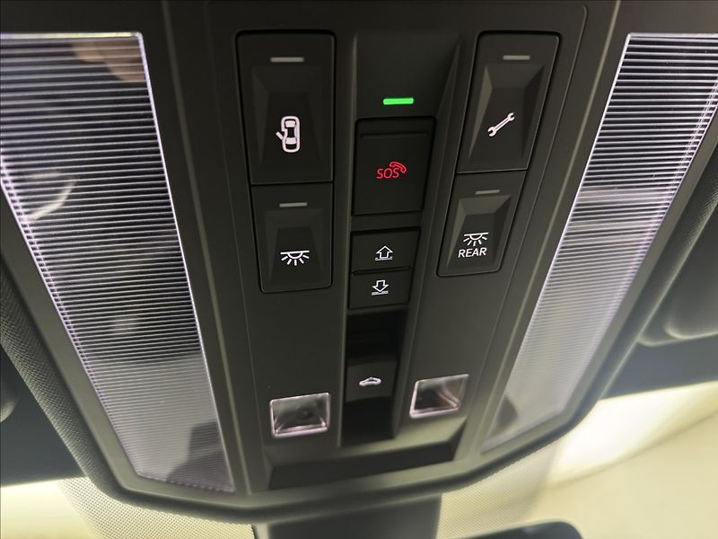 Volkswagen Touareg 3,0 HUD MASÁŽ NZTOP ČR ZÁRUKA - fotka 34 z 54