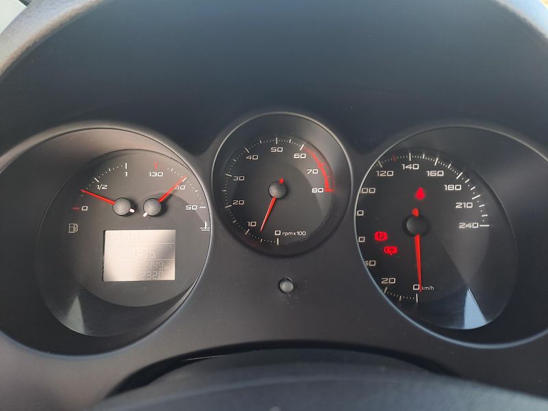 Seat Altea (2011) 1.2 TSi PĚKNÝ STAV, TAŽNÉ - fotka 21 z 29