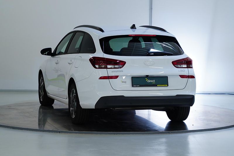 Hyundai i30 - fotka 2 z 6