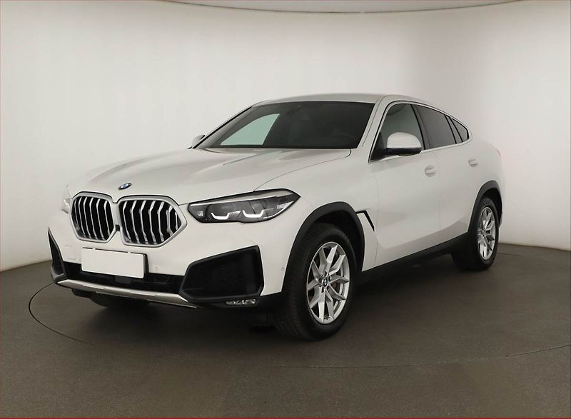 BMW X6 (2021) xDrive40i - fotka 2 z 19