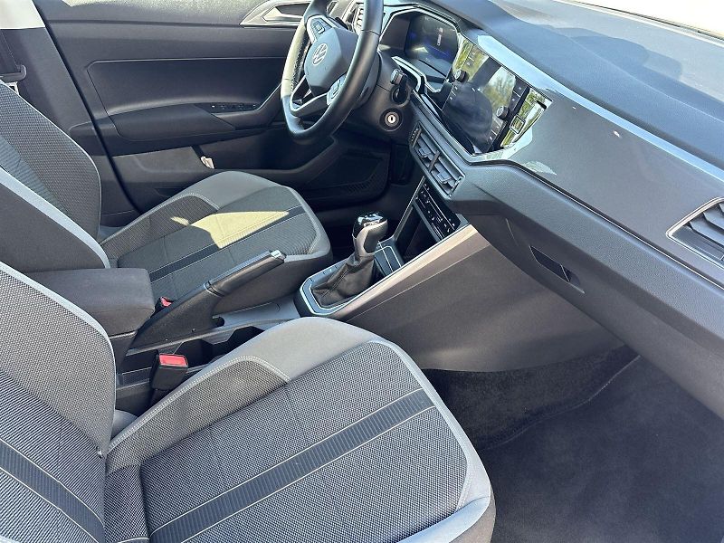 Volkswagen Polo (2023) 1.0 TSI DSG Style - fotka 9 z 27