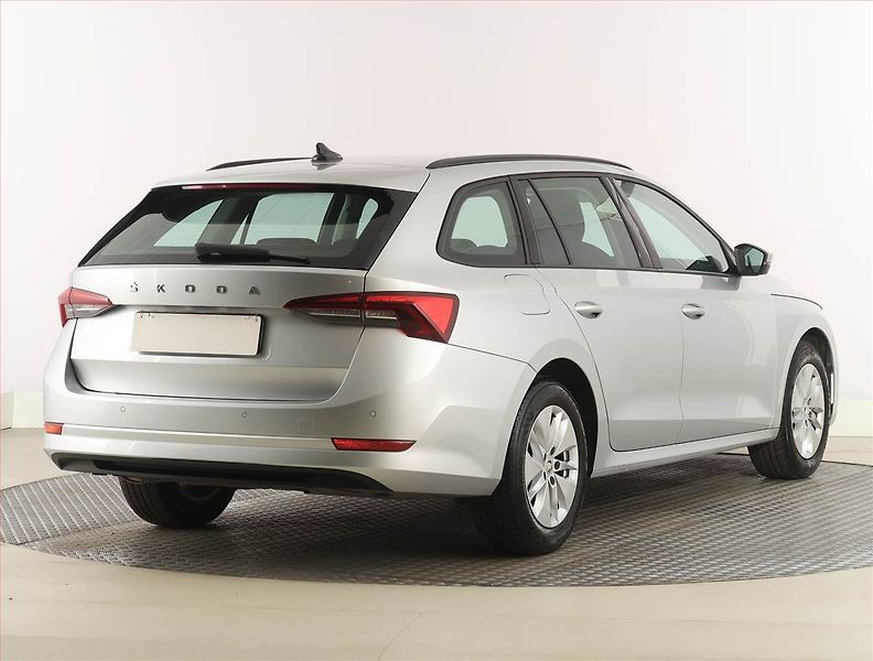 Škoda Octavia (2023) Ambition 2.0 TDI, digi klima - fotka 5 z 24