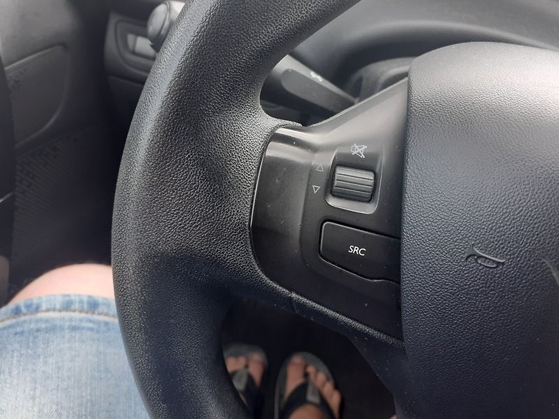 Peugeot 208 (2015) 1.0  PT ,AC,TEMP. - fotka 8 z 31