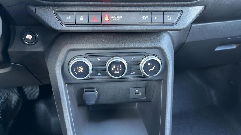 Dacia Logan 1,0 TCe 90 CVT Black Edition - fotka 13 z 22