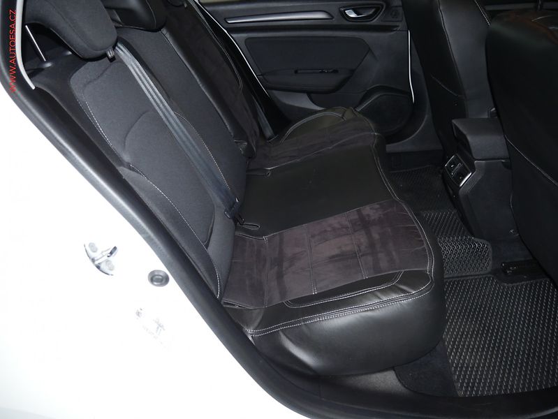 Renault Mégane (2022) 1.5dCi, 1.maj, AT, LED - fotka 11 z 21