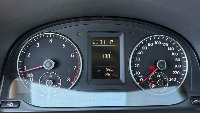 Volkswagen Touran (2011) 1.4TSi 103kW *DSG*Webasto*ALU* - fotka 13 z 21