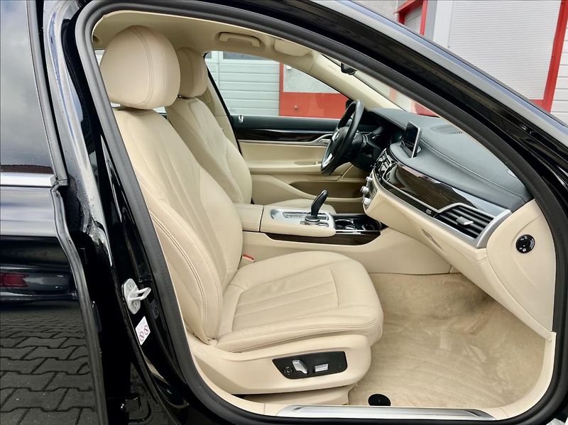 BMW Řada 7 3,0 730d xDrive záruka 2027 - fotka 20 z 61