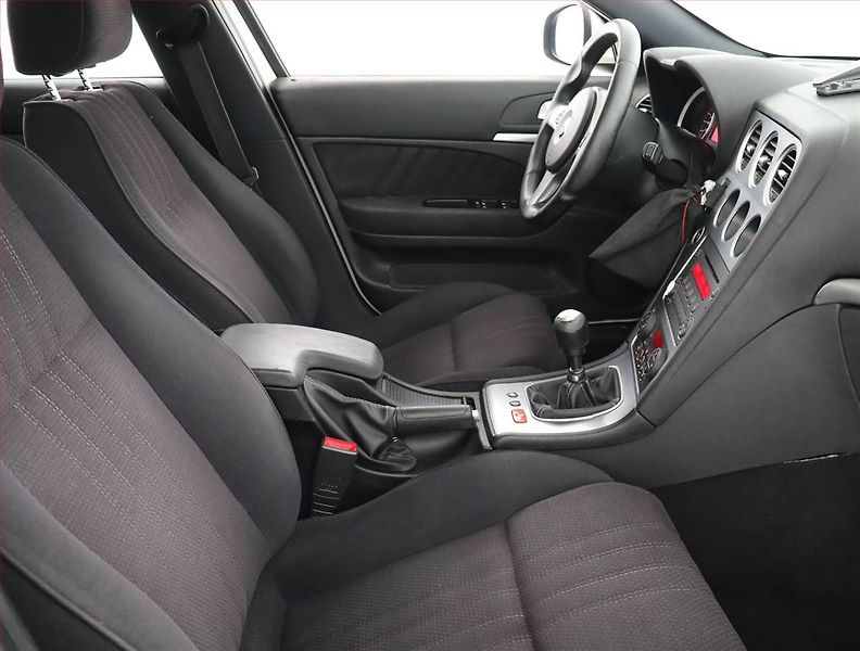 Alfa Romeo 159 (2009) 2.0 JTD, po STK, slušný stav - fotka 9 z 17