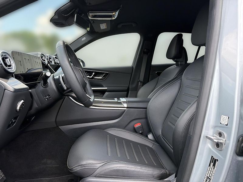 Mercedes-Benz GLC 220d 4MATIC - fotka 13 z 16