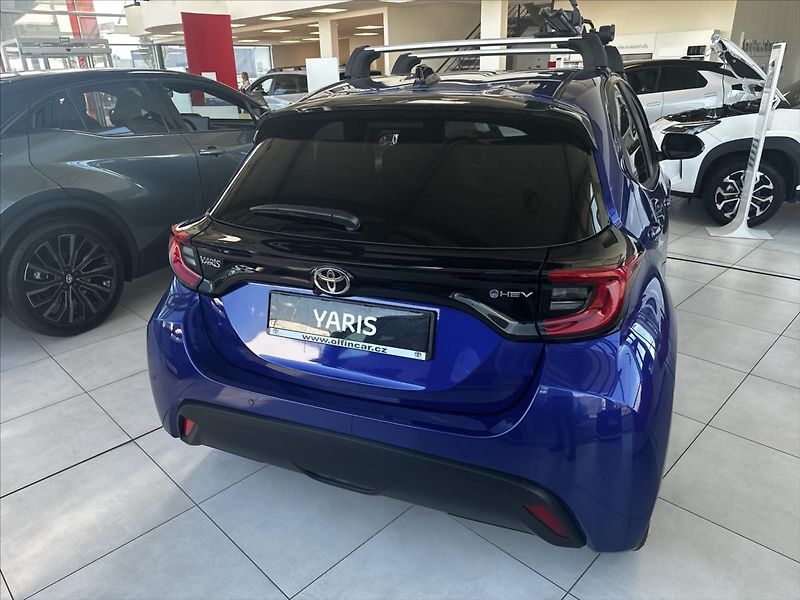 Toyota Yaris (2026) 1,5 HEV Style - fotka 4 z 13