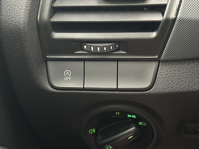 Škoda Fabia 1.0 TSI Active Plus - fotka 18 z 26