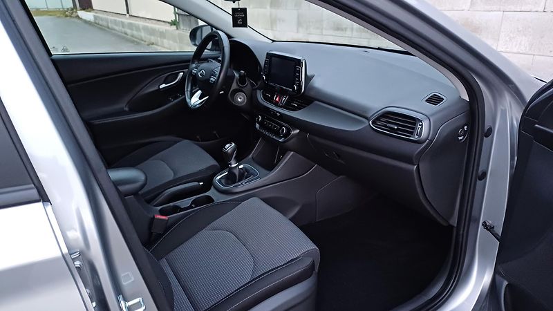 Hyundai i30 1.5 81kW DPI FAMILY COMFORT - fotka 11 z 36