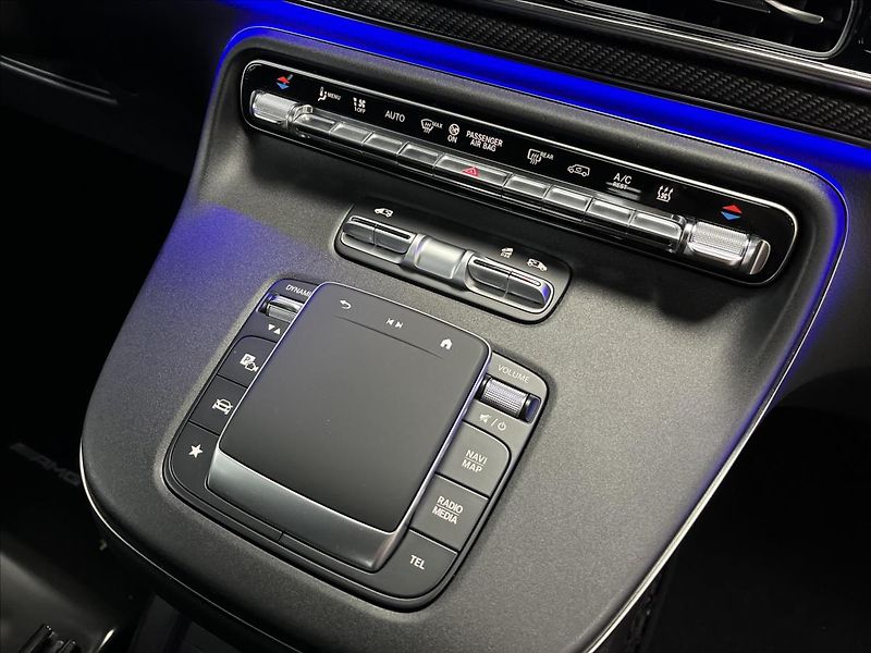 Mercedes-Benz Třídy V 300D XL 4MATIC AVANTGARDE AMG - fotka 19 z 27