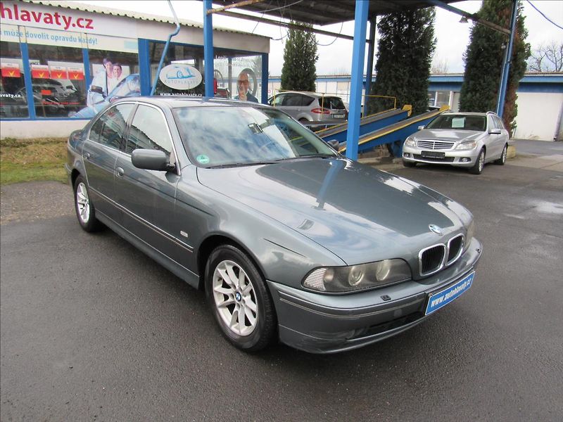 BMW Řada 5 2,5 525i Steptronic Exklusiv - fotka 3 z 28