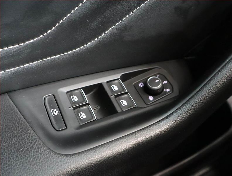 Volkswagen Passat (2021) 2.0 TDI, Automat, Kůže, Navi - fotka 27 z 31