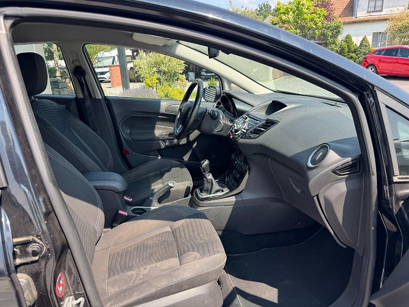 Ford Fiesta (2014) Titanium 1.0 EcoBoost 92kW - fotka 18 z 31