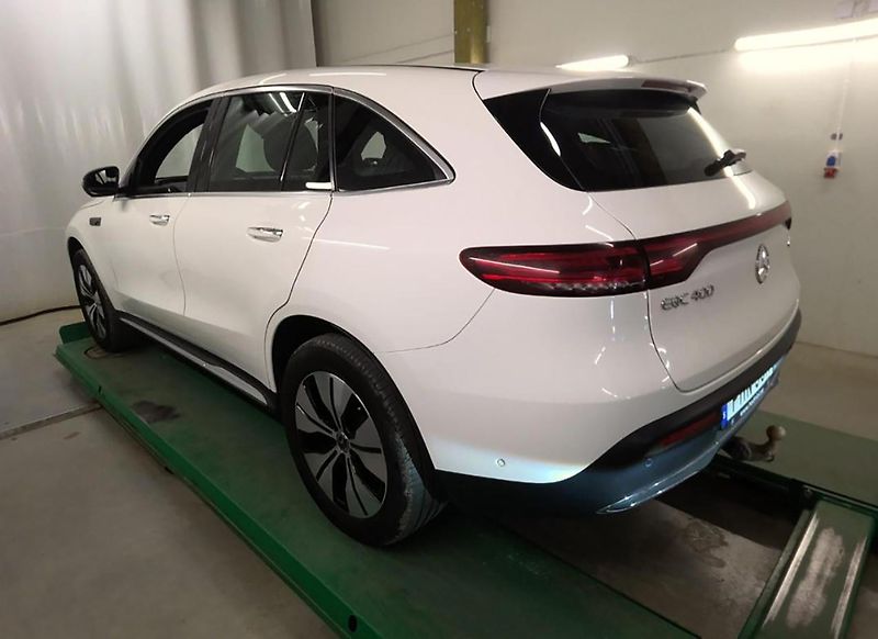 Mercedes-Benz EQC (2022) SE Edition 4Matic - fotka 4 z 8