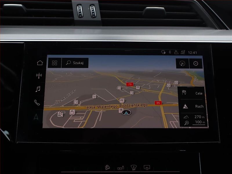 Audi e-tron (2020) S-Line 50 quattro - fotka 17 z 27